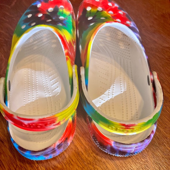 Crocs Tie-Dye Swirl Slip-On Shoes. Size 12. GUC. - Picture 7 of 11
